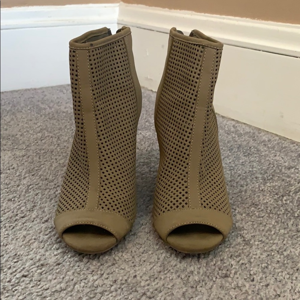Juicy Couture Wedge Heels